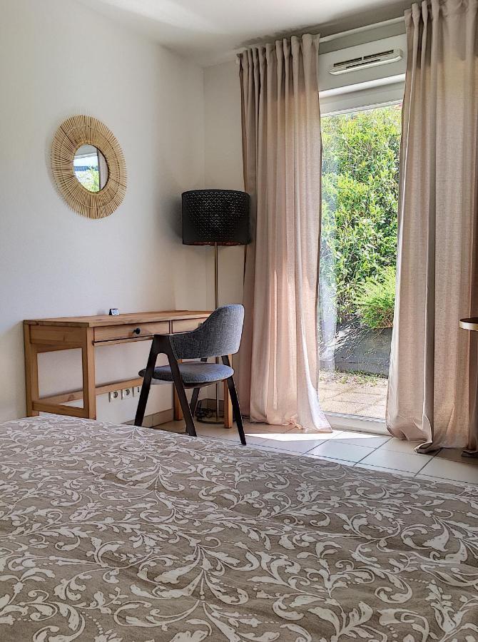 Apartment En Face Hopital Nord Avec Terrasse Saint-Priest-en-Jarez