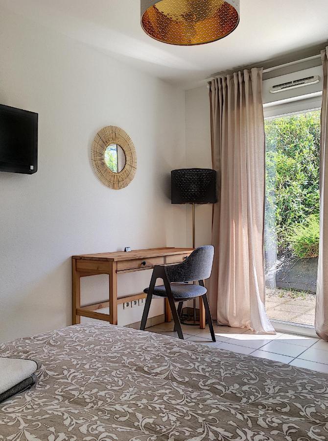 Apartment En Face Hopital Nord Avec Terrasse Saint-Priest-en-Jarez