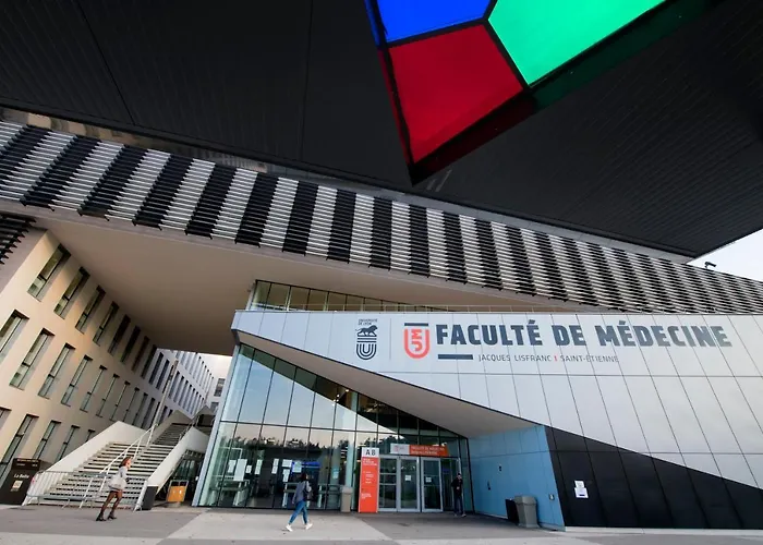 Studio en face Hopital Nord avec terrasse