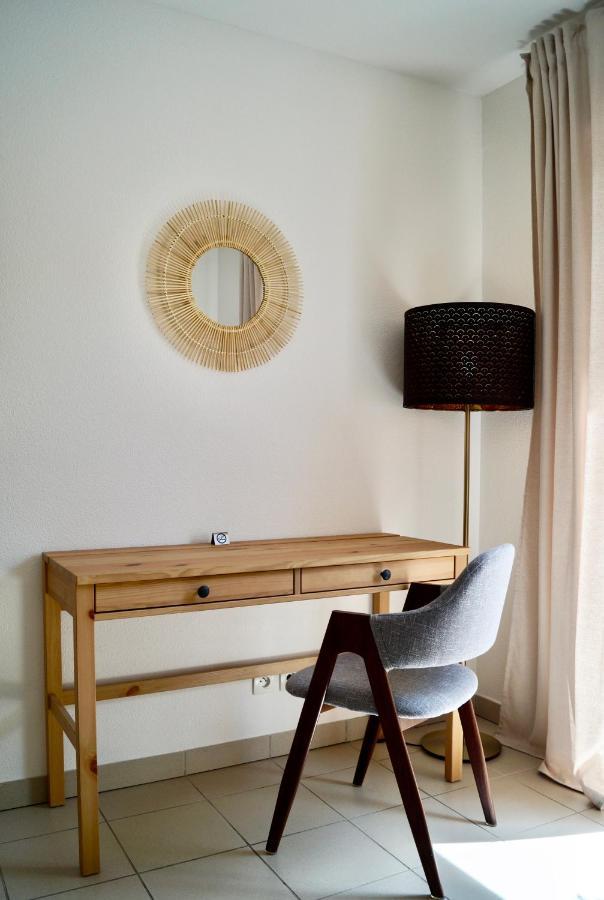Apartment En Face Hopital Nord Avec Terrasse Saint-Priest-en-Jarez